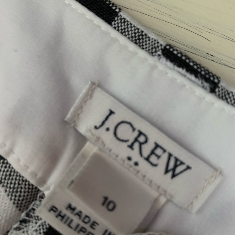 J. Crew Factory Linen-Cotton Scalloped Shorts - Picture 4 of 8